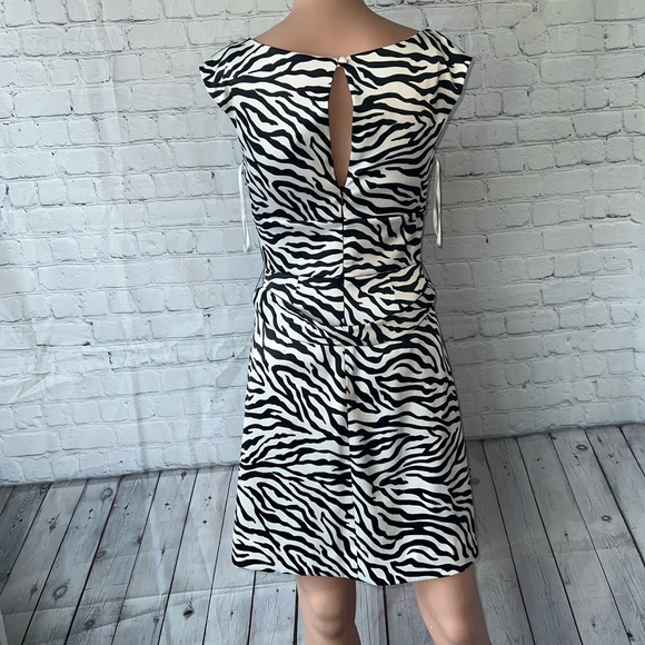 White House Black Market Zebra Print Black & White dress size 0 - Picture 5 of 7